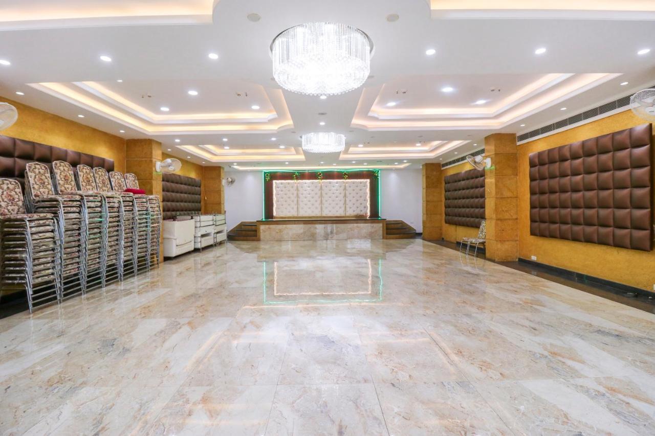 Hotel Oyo Flagship 69860 Mastana Palace à Bénarès Extérieur photo